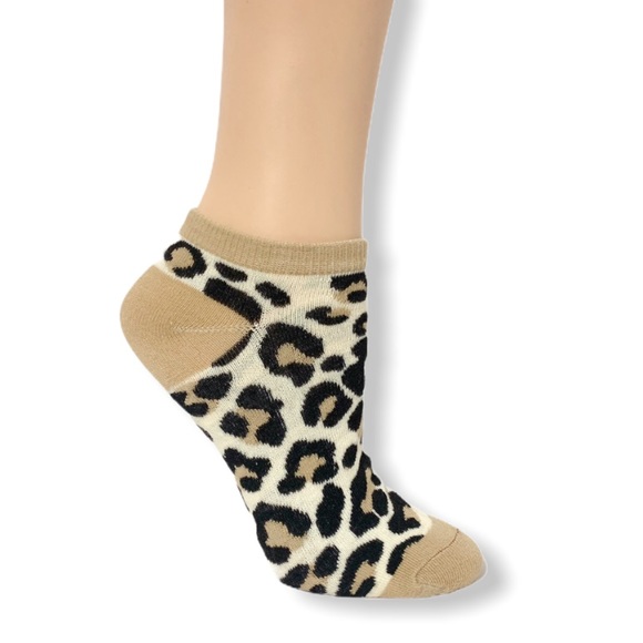 Accessories - ❣️3/$15❣️ Animal Print Ankle Socks